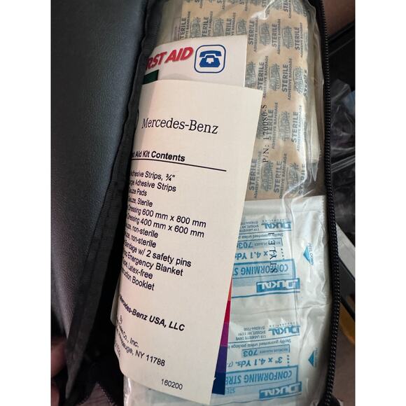 Mercedes Benz CLA-Class 2013-16 Emergency First Aid Kit with Case‎ Fits Q4860043 - Picture 3 of 6